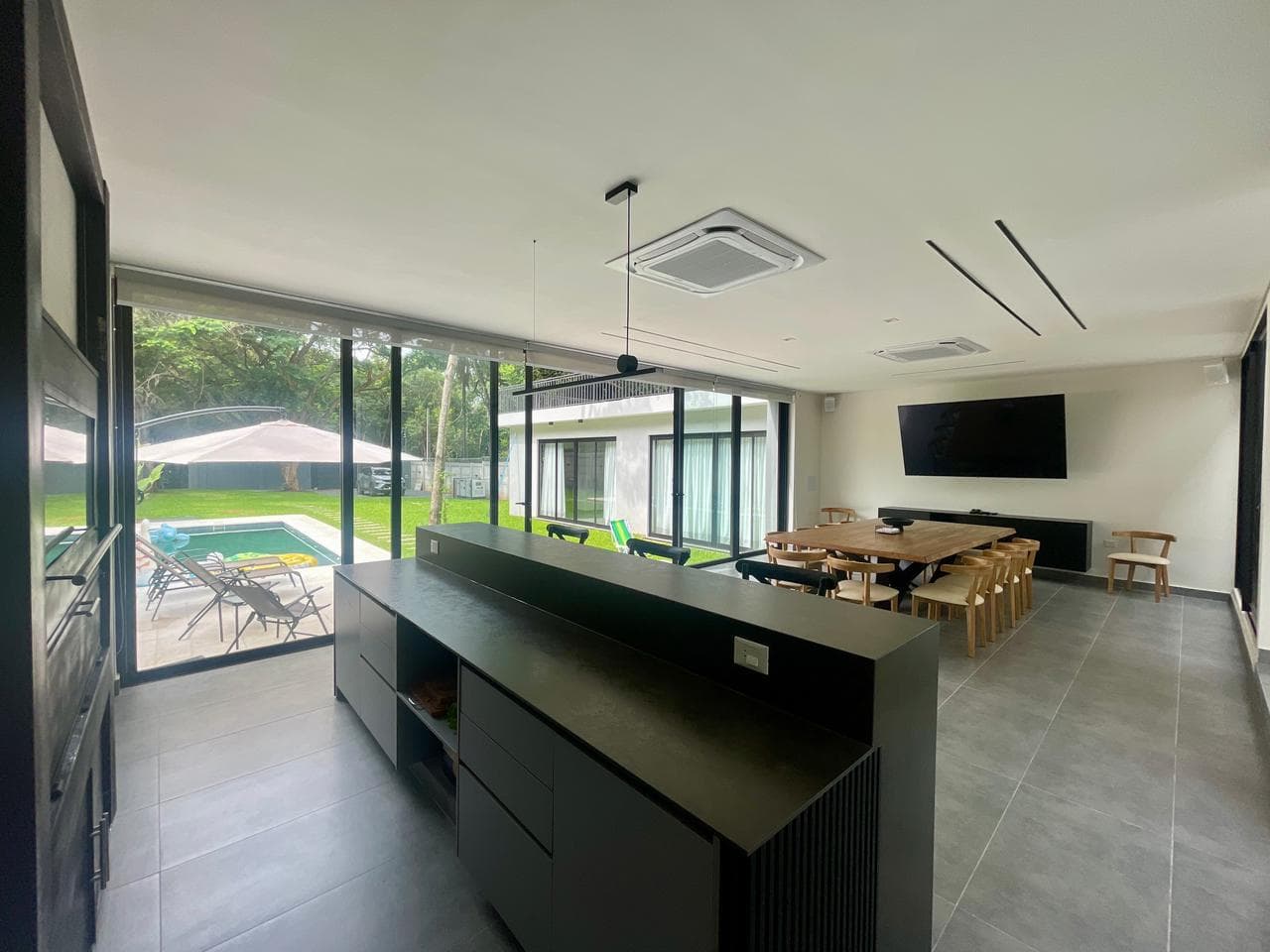IMPORTANTE RESIDENCIA AMOBLADA EN SAN BERNARDINO - ZONA ANFITEATRO – 2