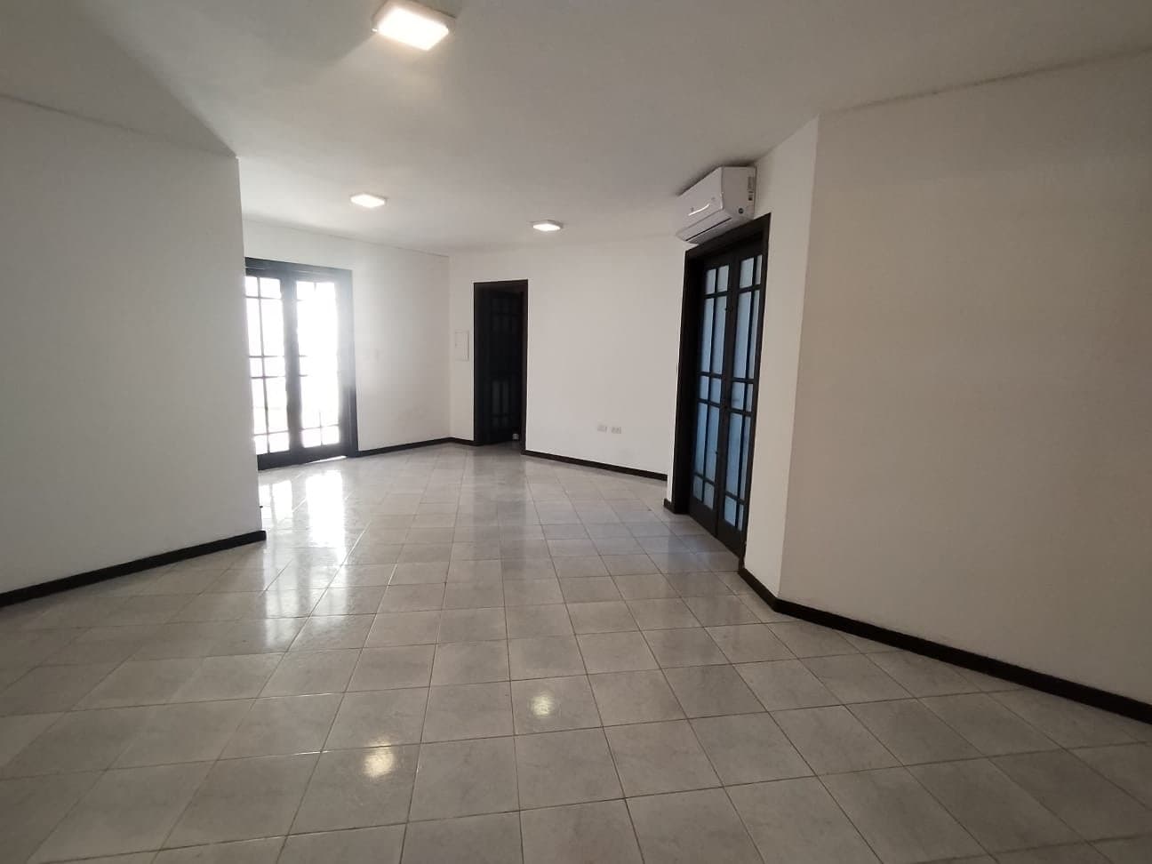 Alquilo duplex de 3 dorm en el B°Mburucuya – 2
