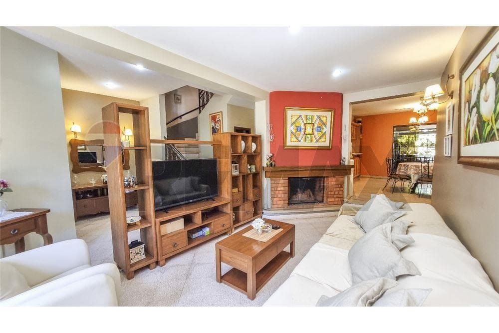 Hermosa Casa de 4 Dormitorios + Oficina en Barrio San Miguel - San Lorenzo – 3