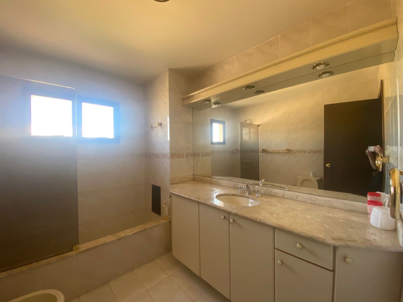 Vendo Penthouse, 7 Habitaciones, En 3 Niveles, Zona Colegio Internacional – 2