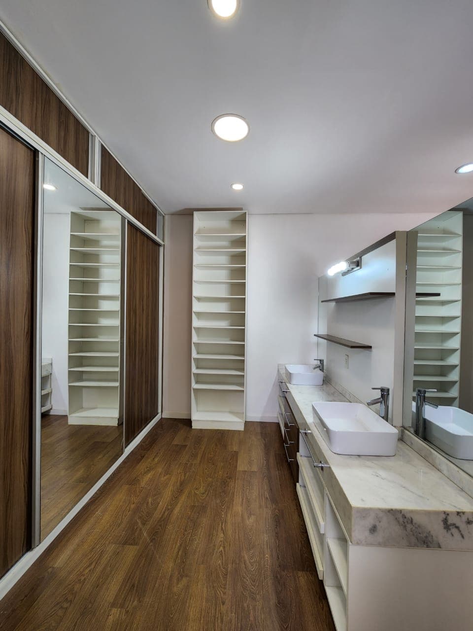 Alquiló. triplex zona Paseo la Galería – 3