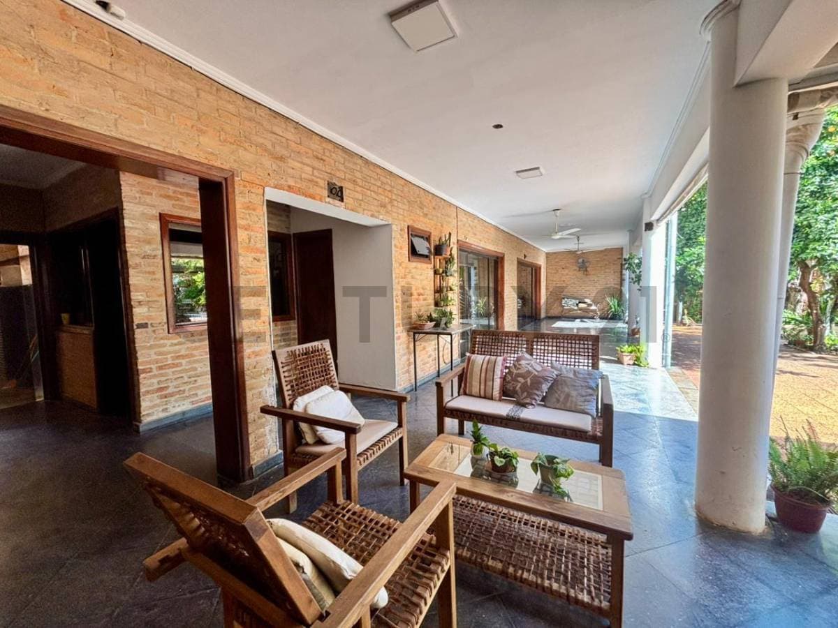 EN VENTA - AMPLIA RESIDENCIA EN FERNANDO DE LA MORA ZONA NORTE – 3