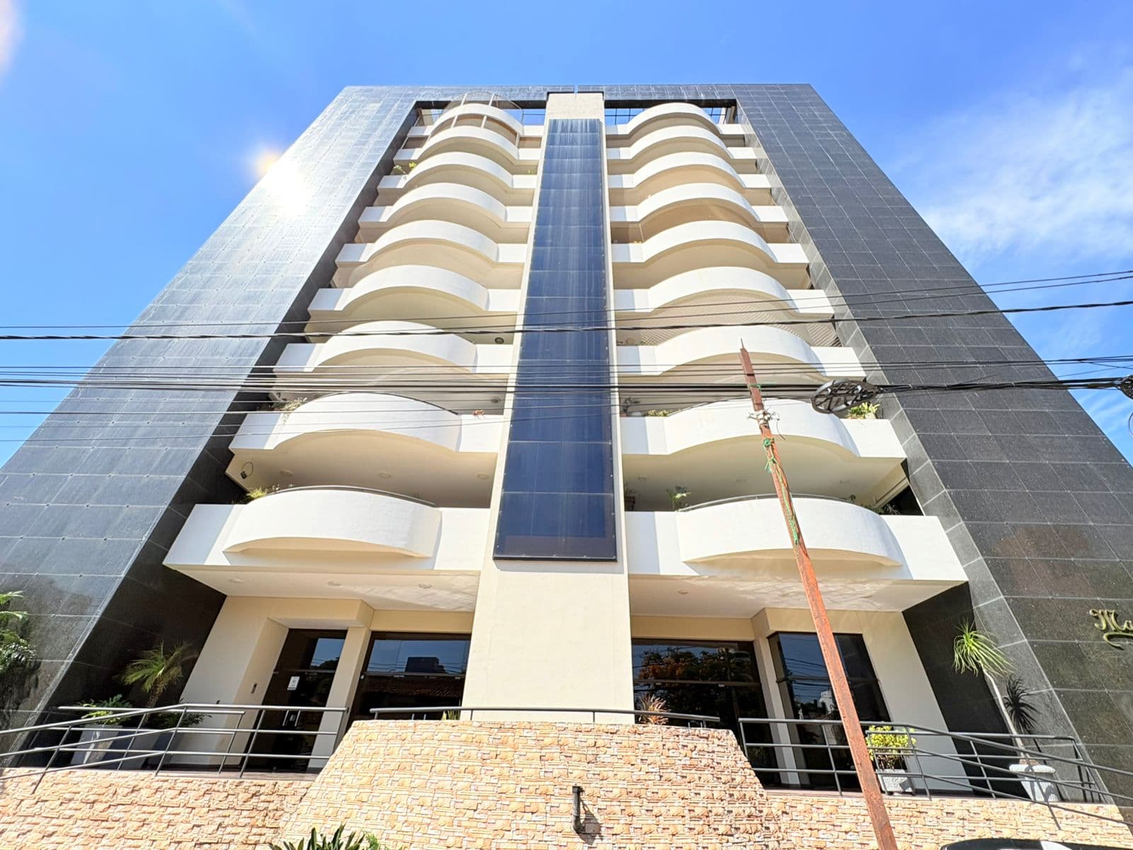 ALQUILO PENTHOUSE DE 3 NIVELES Y 1.000 M2