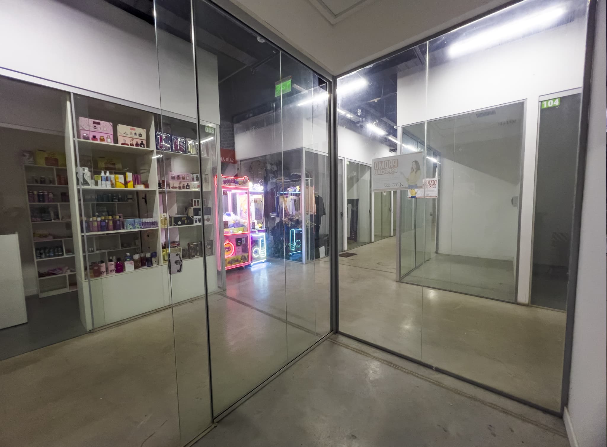 En Venta Salón Comercial + Cochera + Deposito – 3