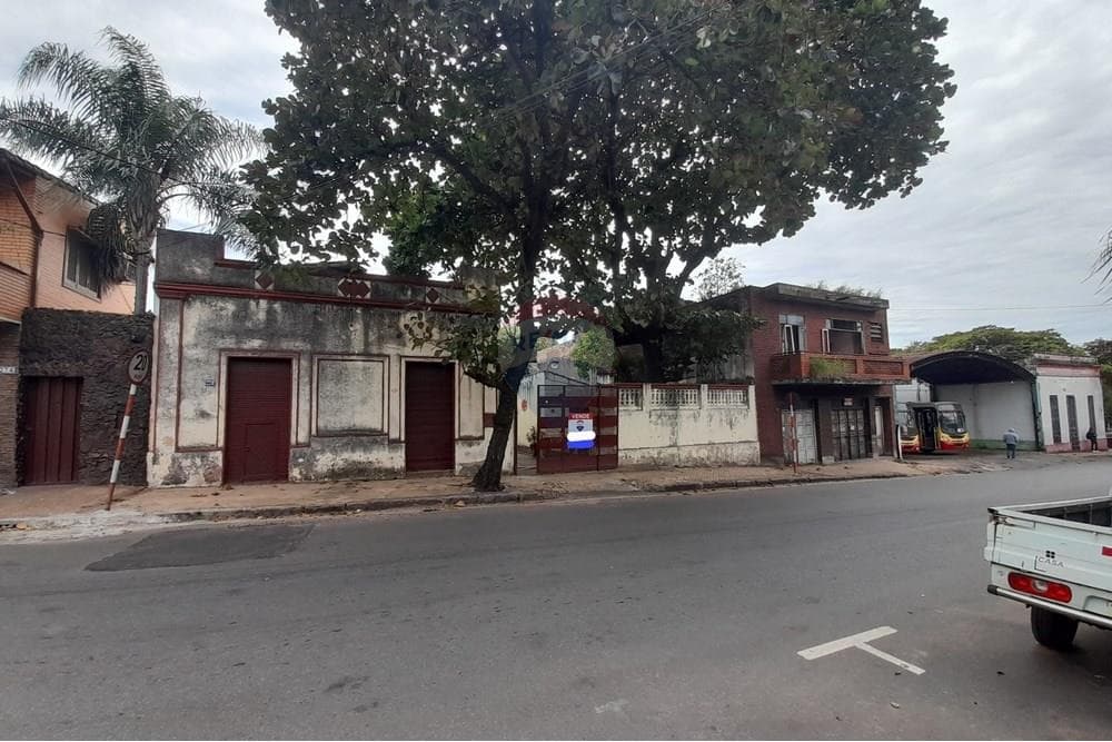 Amplio Terreno en venta. Bo. Dr. Francia Asunción – 3