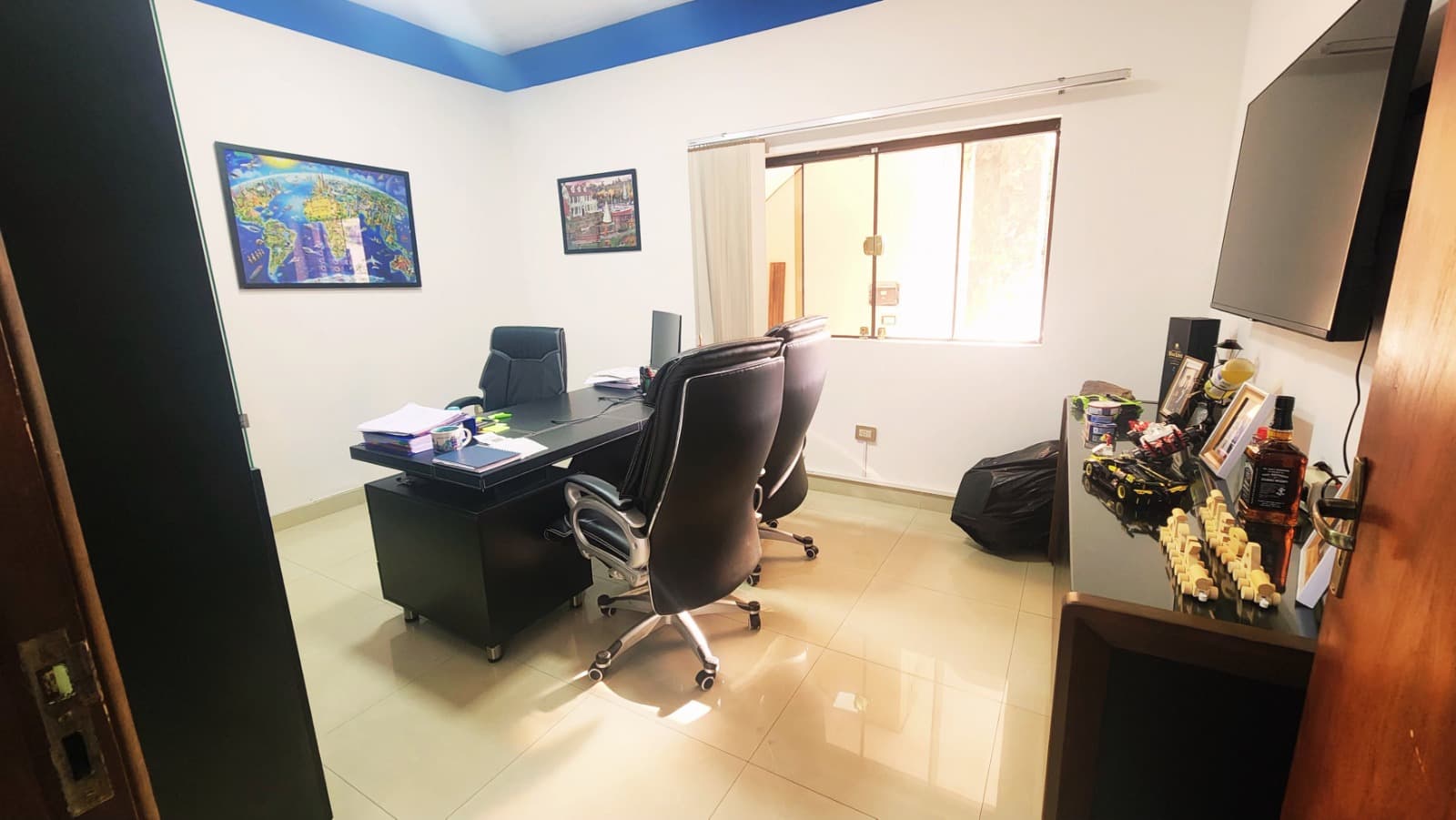 ALQUILO RESIDENCIA PARA OFICINA EN LOS LAURELES – 3