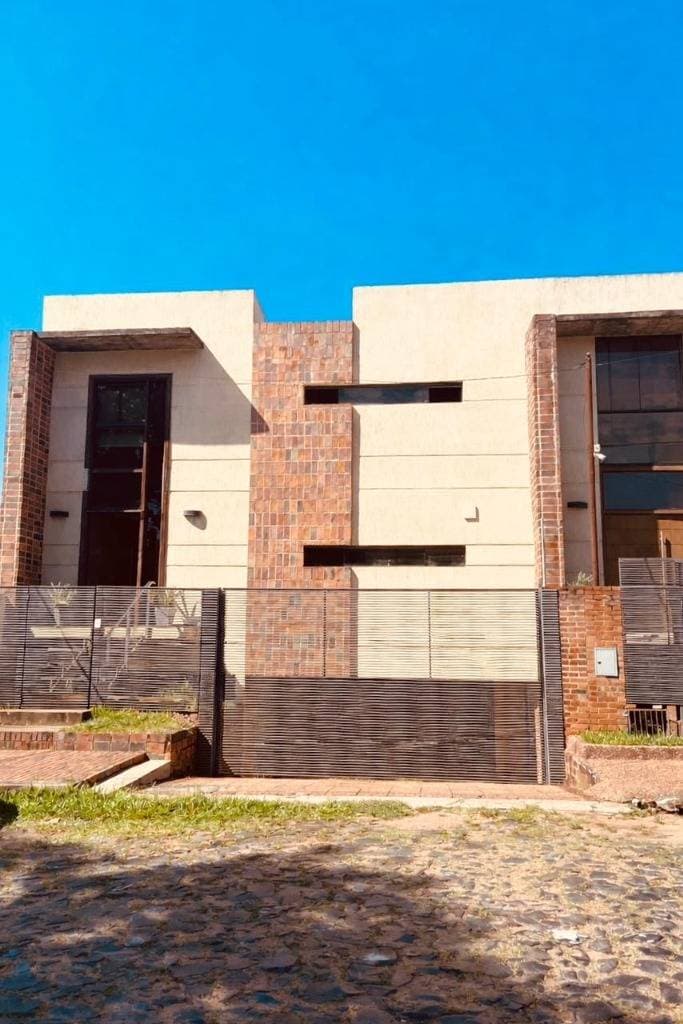 ALQUILAR DUPLEX EN BARRIO LOS LAURELES