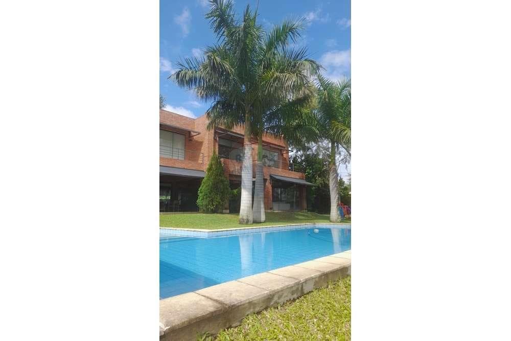 VENDO CASA CON AMPLIO TERRENO EN SURUBI'I – 2