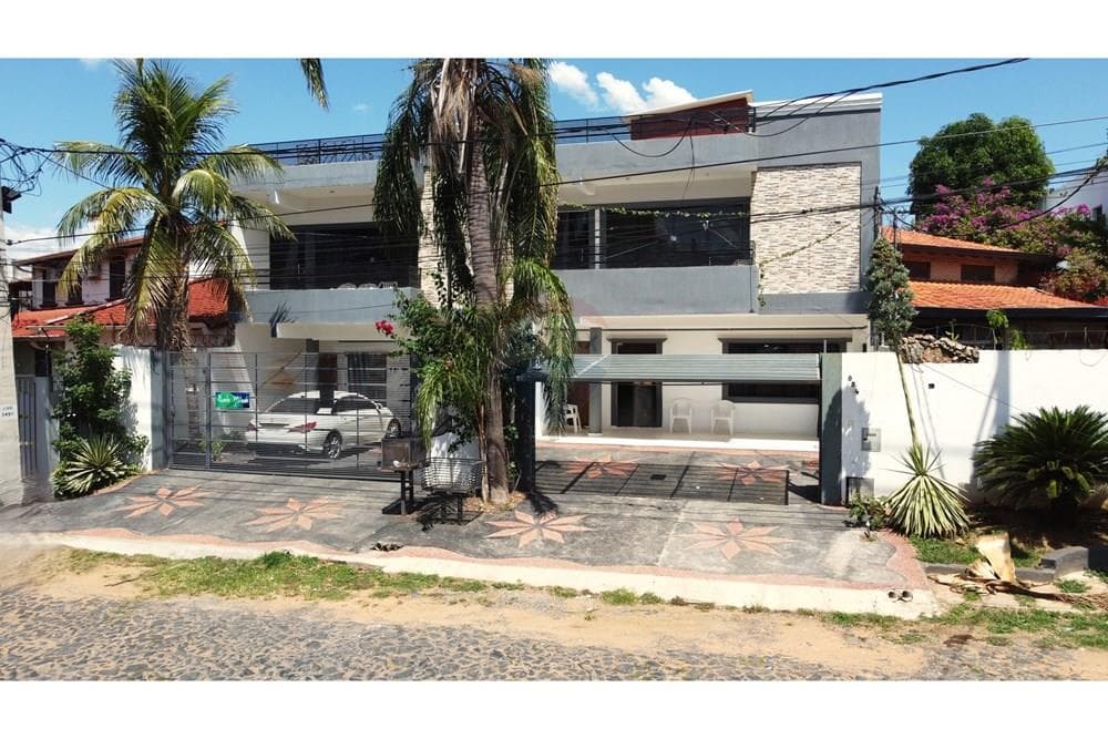 DÚPLEX - BARRIO LAS LOMAS (CARMELITAS)