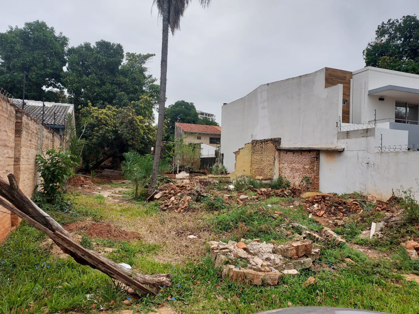 Hermoso Terreno En Venta En El Exclusivo B° Herrera De Asunción