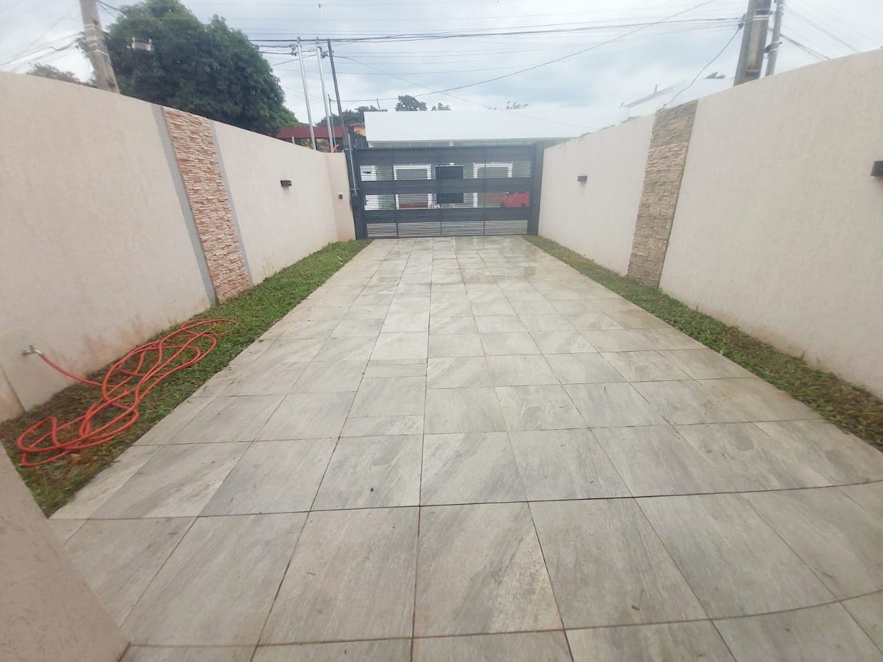 VENDO DUPLEX EN SAN LORENZO