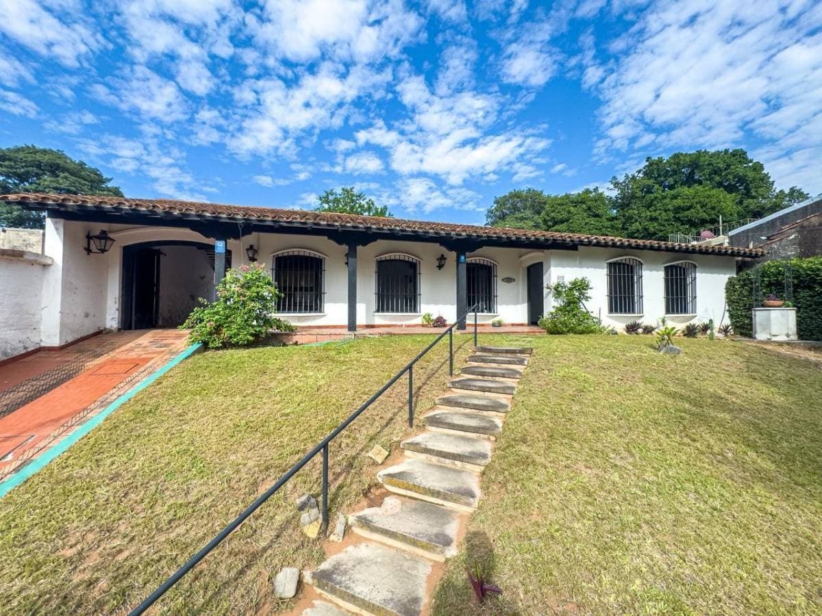 Vendo Casona Comercial En Barrio Jara
