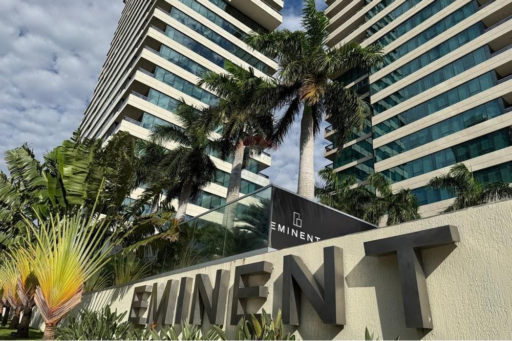 EN ALQUILER EXCLUSIVO DEPARTAMENTO EN EL EDIFICIO EMINENT