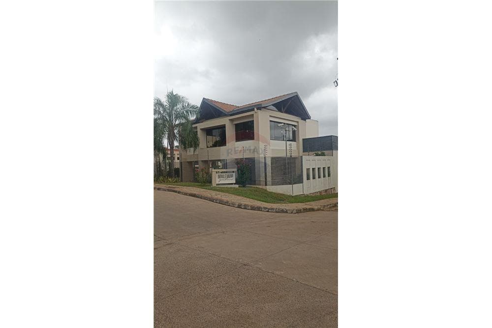 ALQUILO DUPLEX C/ PISCINA BARRIO CERRADO BOULEVARD JARDINES- LUQUE