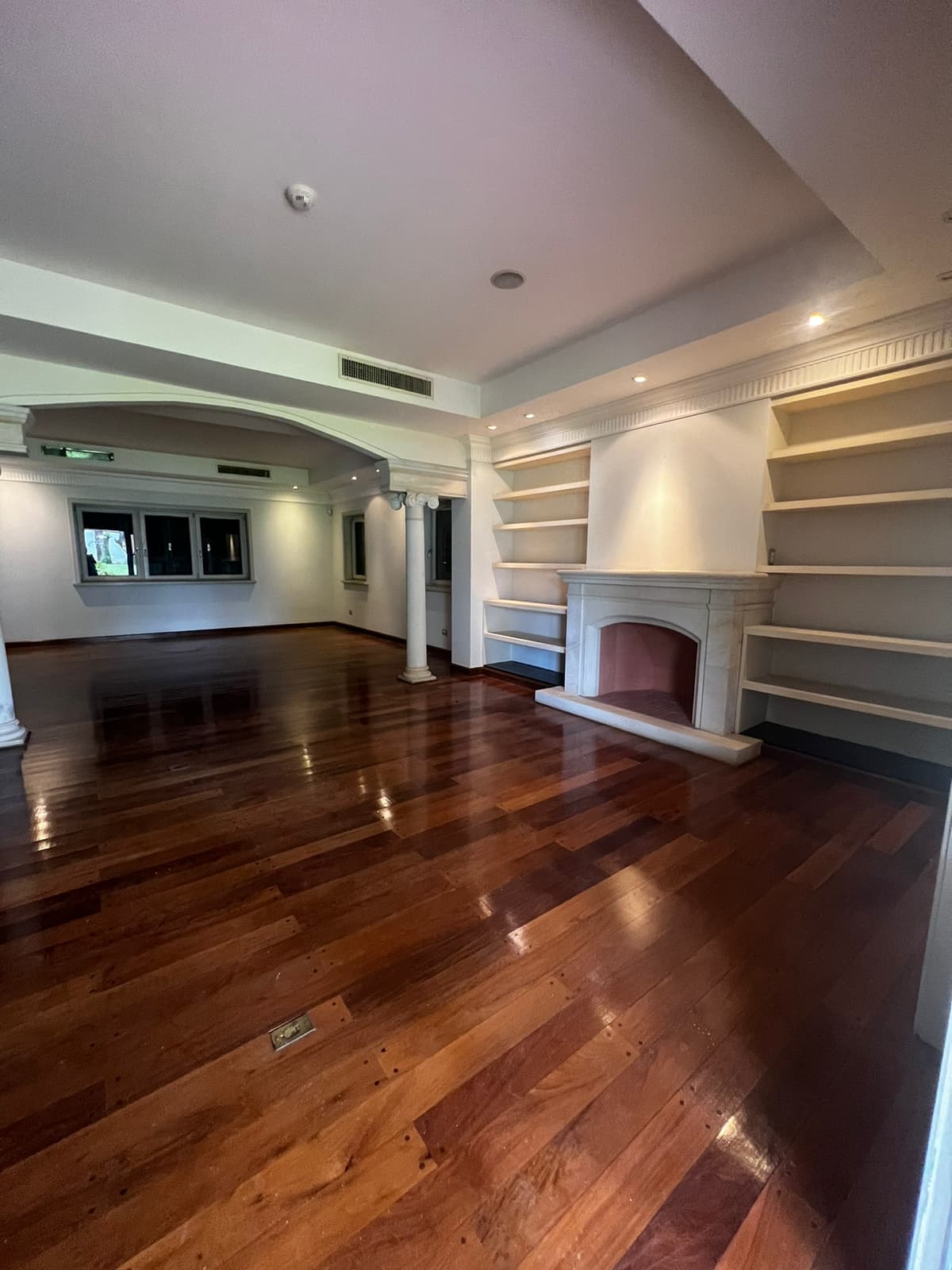 HERMOSA Y GRAN RESIDENCIA EN BO.LOS LAURELES C / 5 SUITES – 3