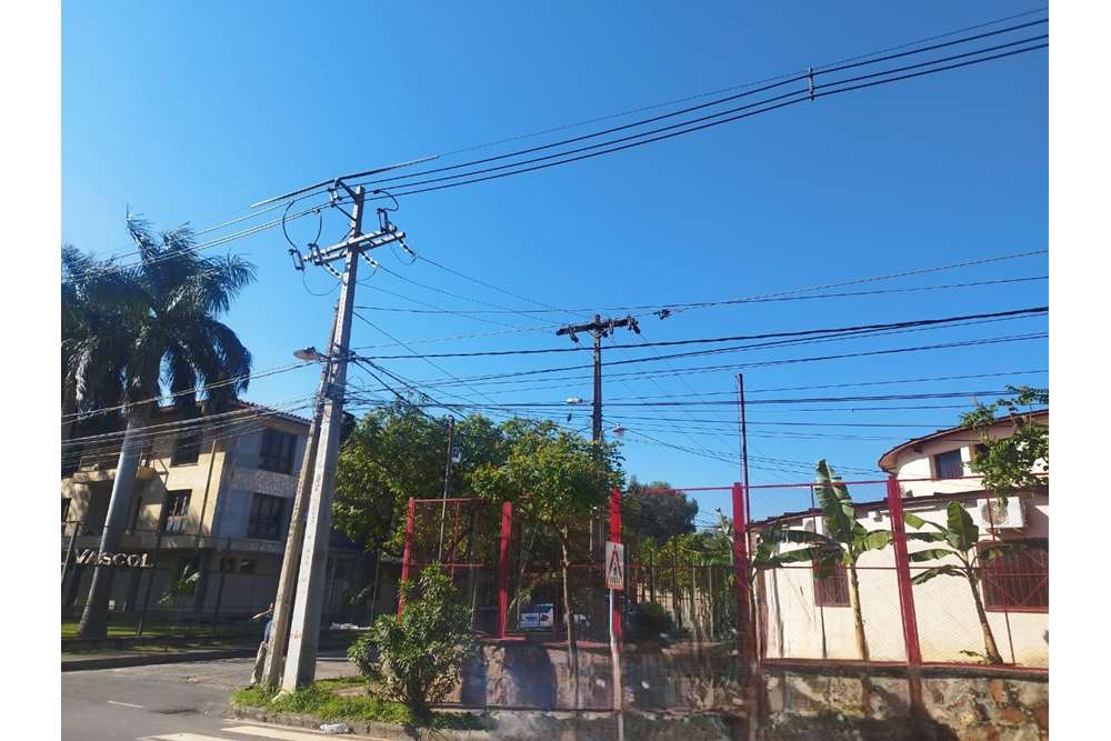 ALQUILO OFICINA CON SHOWROON ZONA AEROPUERTO! – 2
