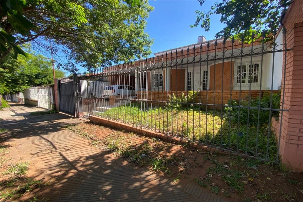 VENDO AMPLIA CASA A REFACCIONAR EN BARRIO NAZARETH – 2