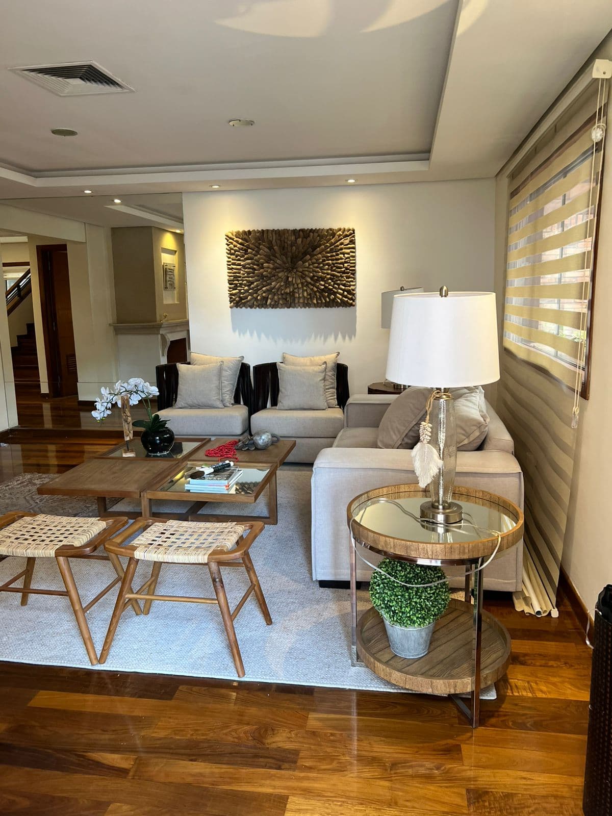 En Alquiler Residencia EXCLUSIVA.(En condo Mburucuya)