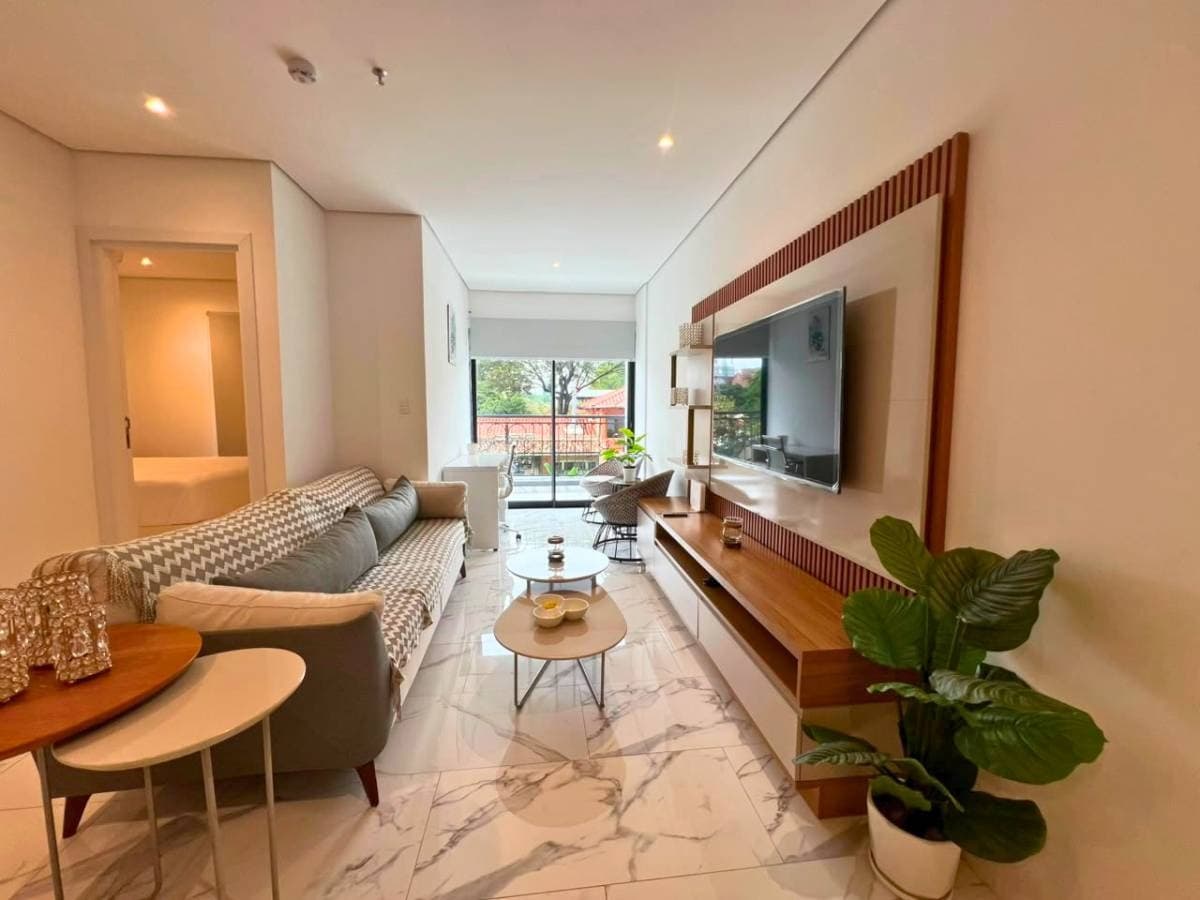 DEPARTAMENTO AMOBLADO EN ALQUILER – EDIFICIO EMPERADOR