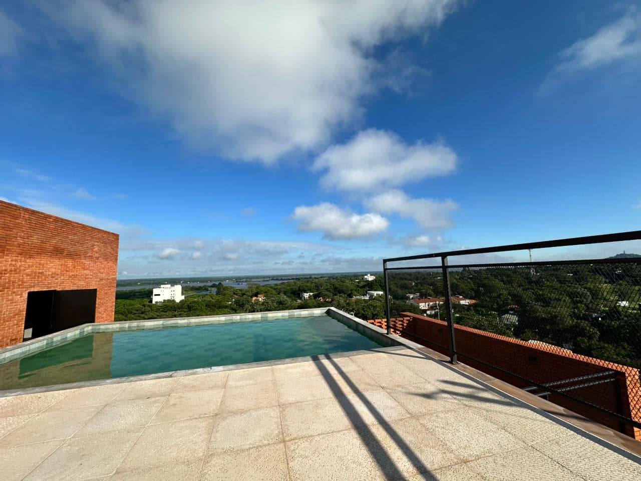 En alquiler departamento de 3 dormitorios en zona Yacht y Golf Club Pyo