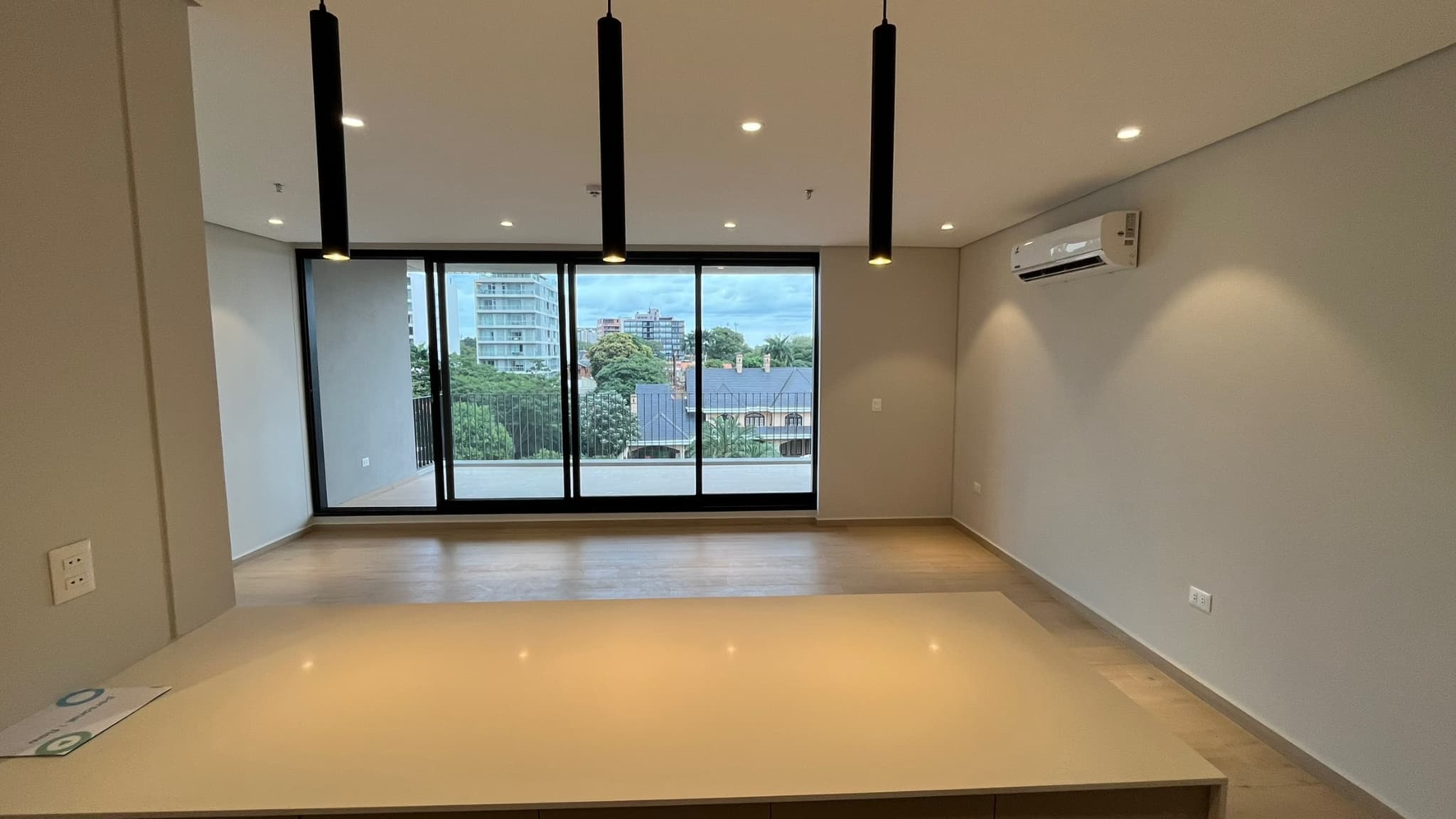 EXCLUSIVO DPTO A ESTRENAR CON PARRILLA MAYO 2026 EN EDIFICIO BOUTIQUE DE LAS LOMAS ZONA SHOPPING DEL SOL ASUNCION – 2