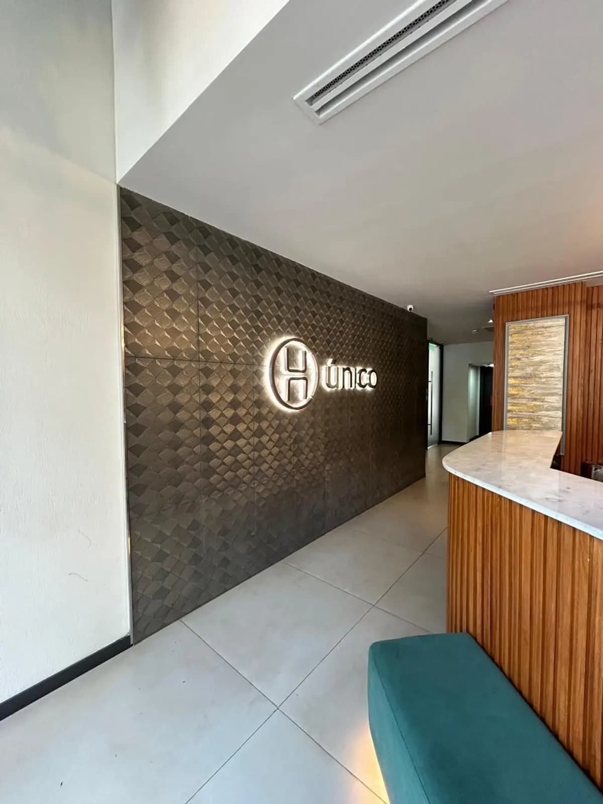 EN VENTA BELLISIMO DEPARTAMENTO TOTALMENTE AMOBLADO Y EQUIPADO EN EDIFICIO ÚNICO – 2