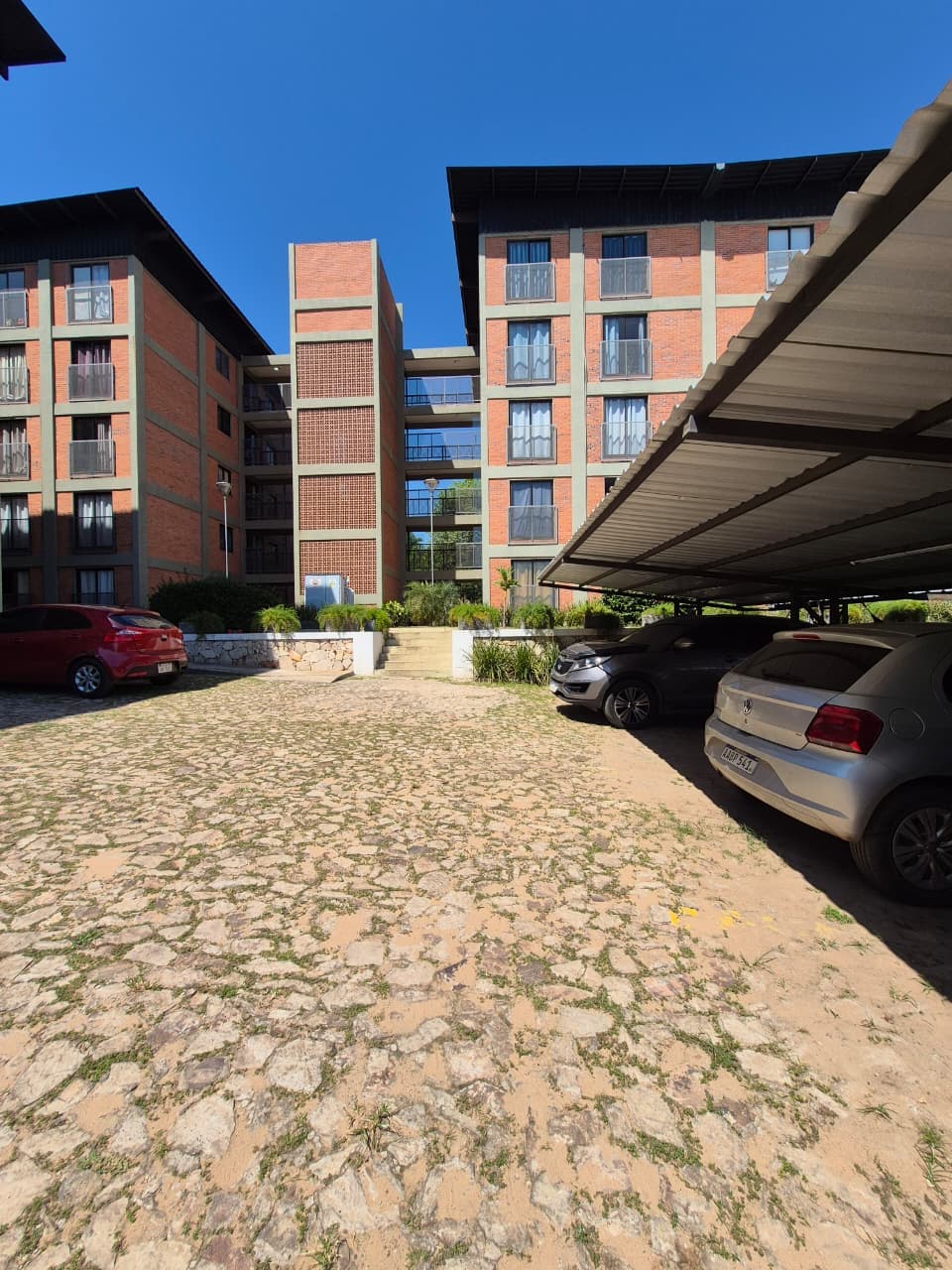 ALQUILO DPTO 2HAB, 1COCHERA – 3