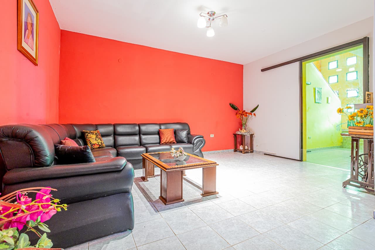 Vendo Amplia Casa En Villa Adela Zona Boulevard – 2