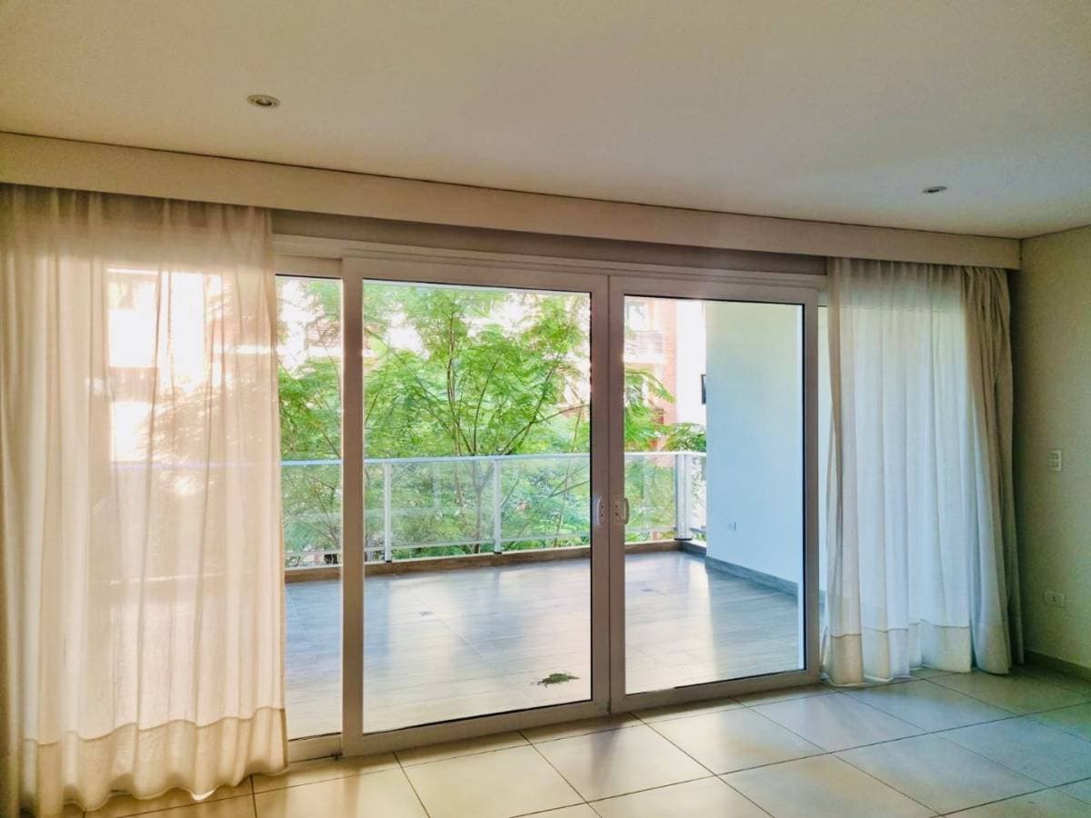 DEPARTAMENTO EDIF. MARÍA ANTONIA II 165 m2 propios | área serv. | 2 cocheras