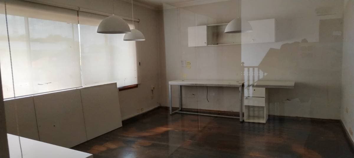 AMPLIA CASA PARA OFICINA EN ALQUILER – 2