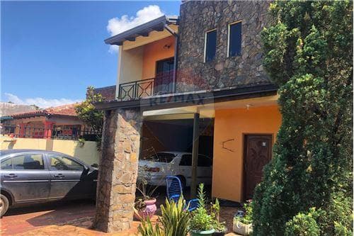 CASA EN VENTA, ENCARNACION – 2