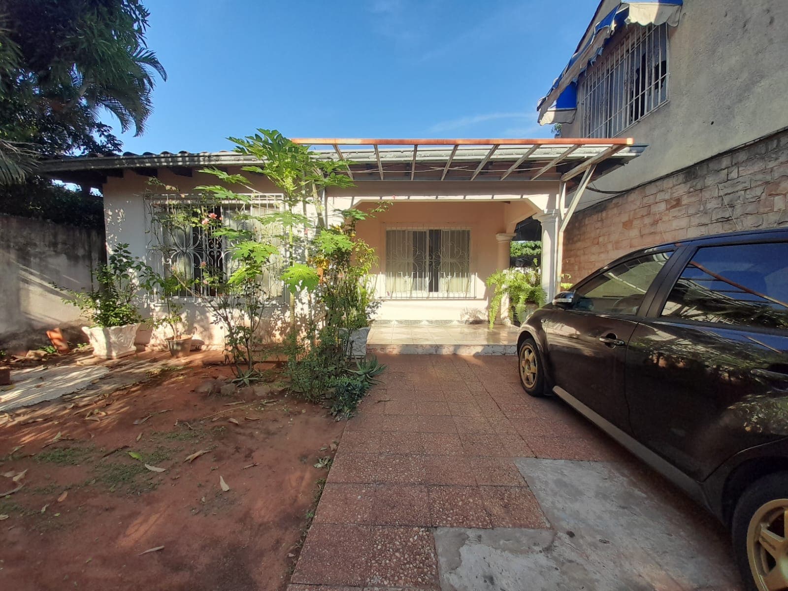 Casa Con Salón Comercial En Venta, Lambaré – 3
