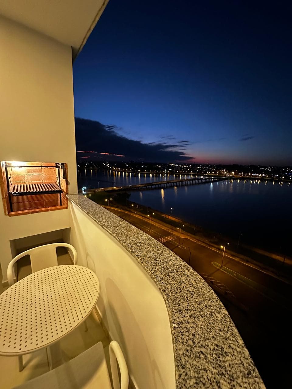 Departamento De Dos Dormitorios Con Vista Al Rio En Encarnación – 3