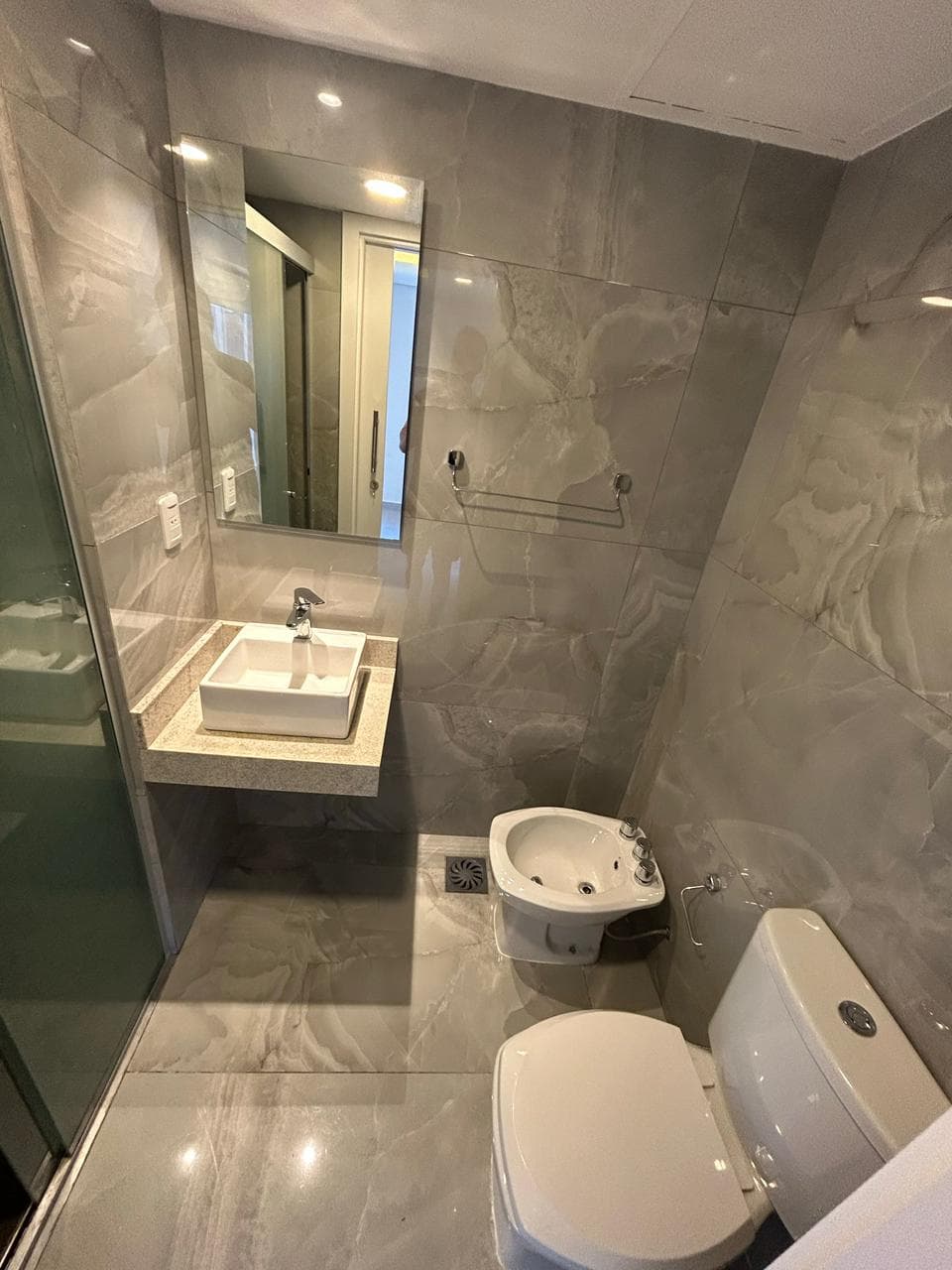 *DPTO EN ALQUILER 2DORM.EN SUITE.* En el Barrio San Cristóbal de Asunción – 2