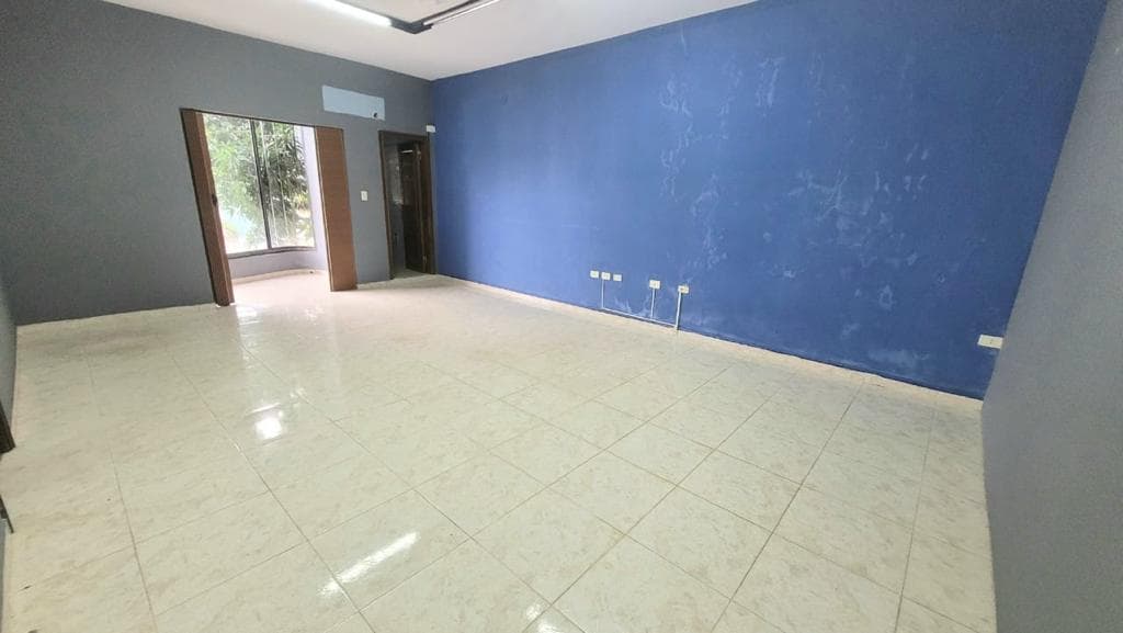 D.G. VENDO EDIFICIO EN BARRIO OBRERO DE ASUNCIÓN