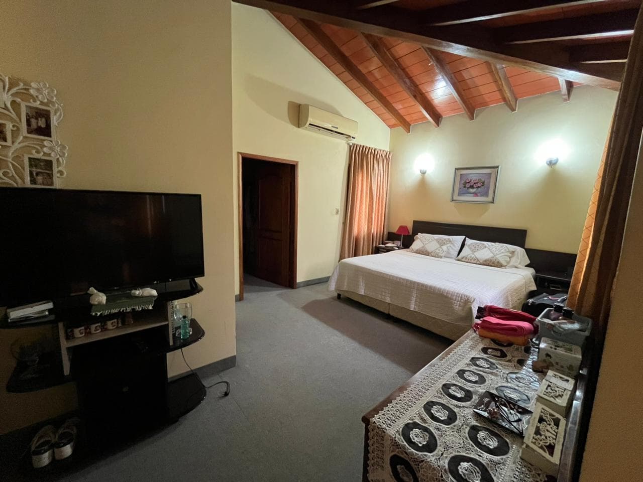 CASA EN ITA ENRAMADA EN VENTA - 594 M2 – 2