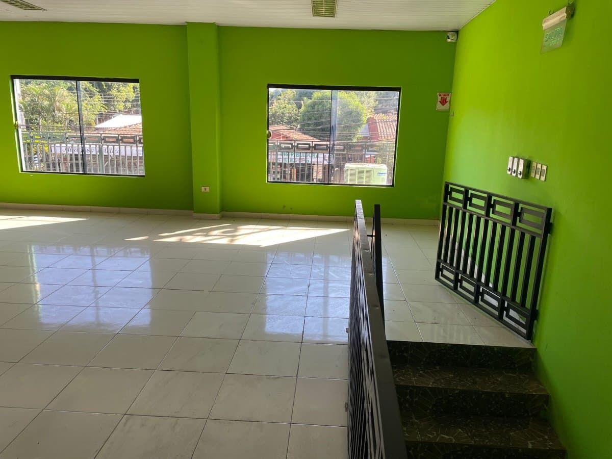 ALQUILO AMPLIO LOCAL COMERCIAL EN SAN LORENZO – ZONA REDUCTO – 3