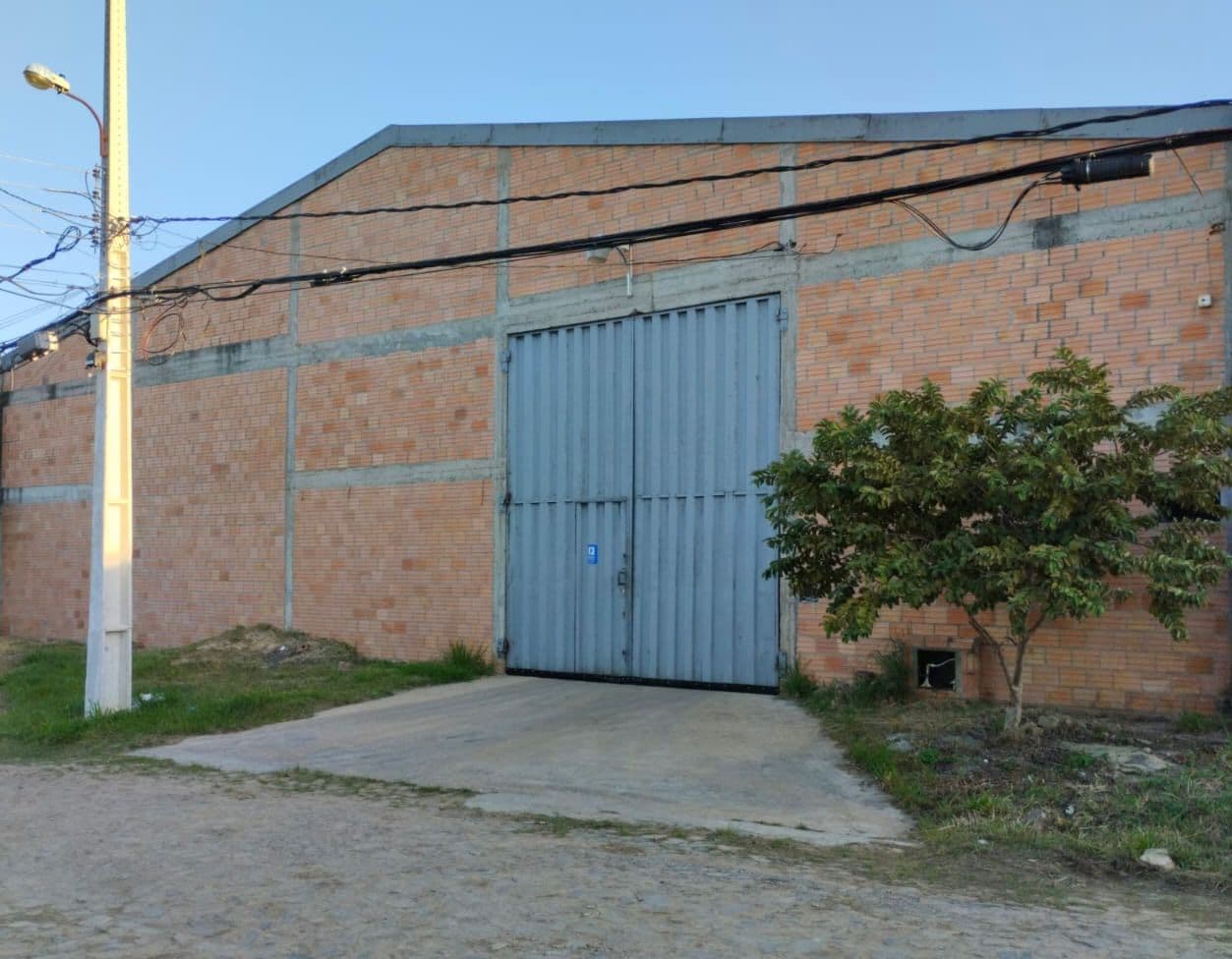 En Alquiler Amplio Depósito de 900 m2 libres en Mariano Roque Alonso A452 – 2