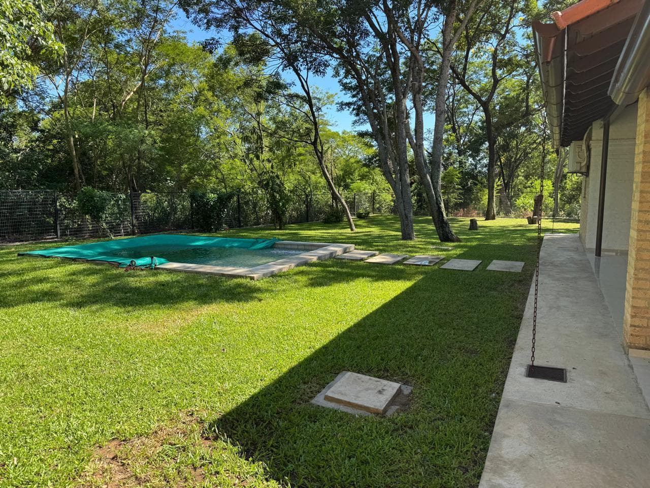 Casa En Alquiler De 3 Hab En Suite, Surubii Mariano Roque Alonso