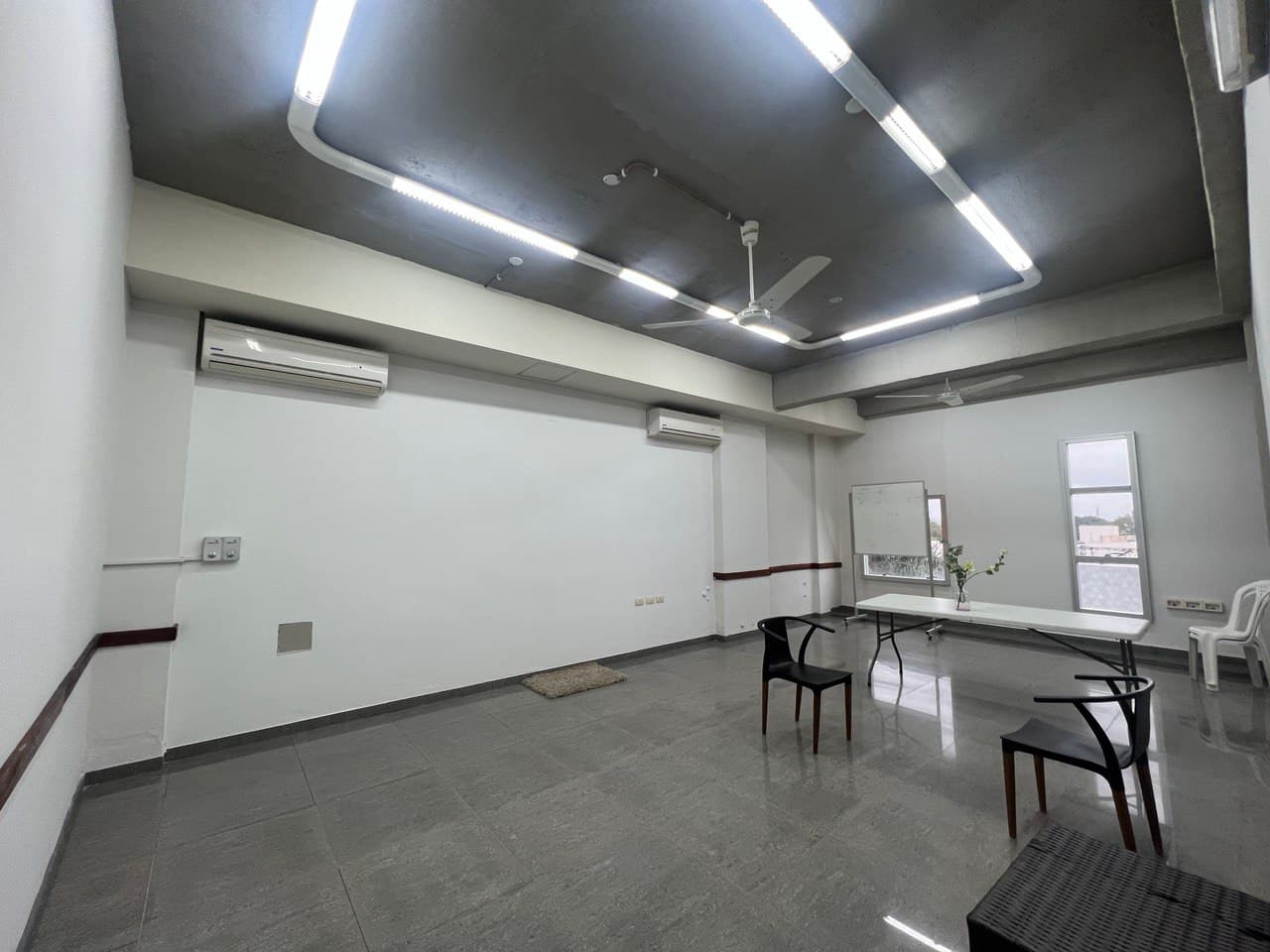 ALQUILER DE AULAS / OFICINAS - EDIFICIO CORPORATIVO – 3