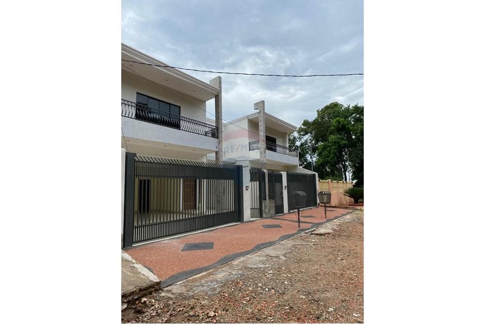 SE VENDE  duplex en San Lorenzo – 2