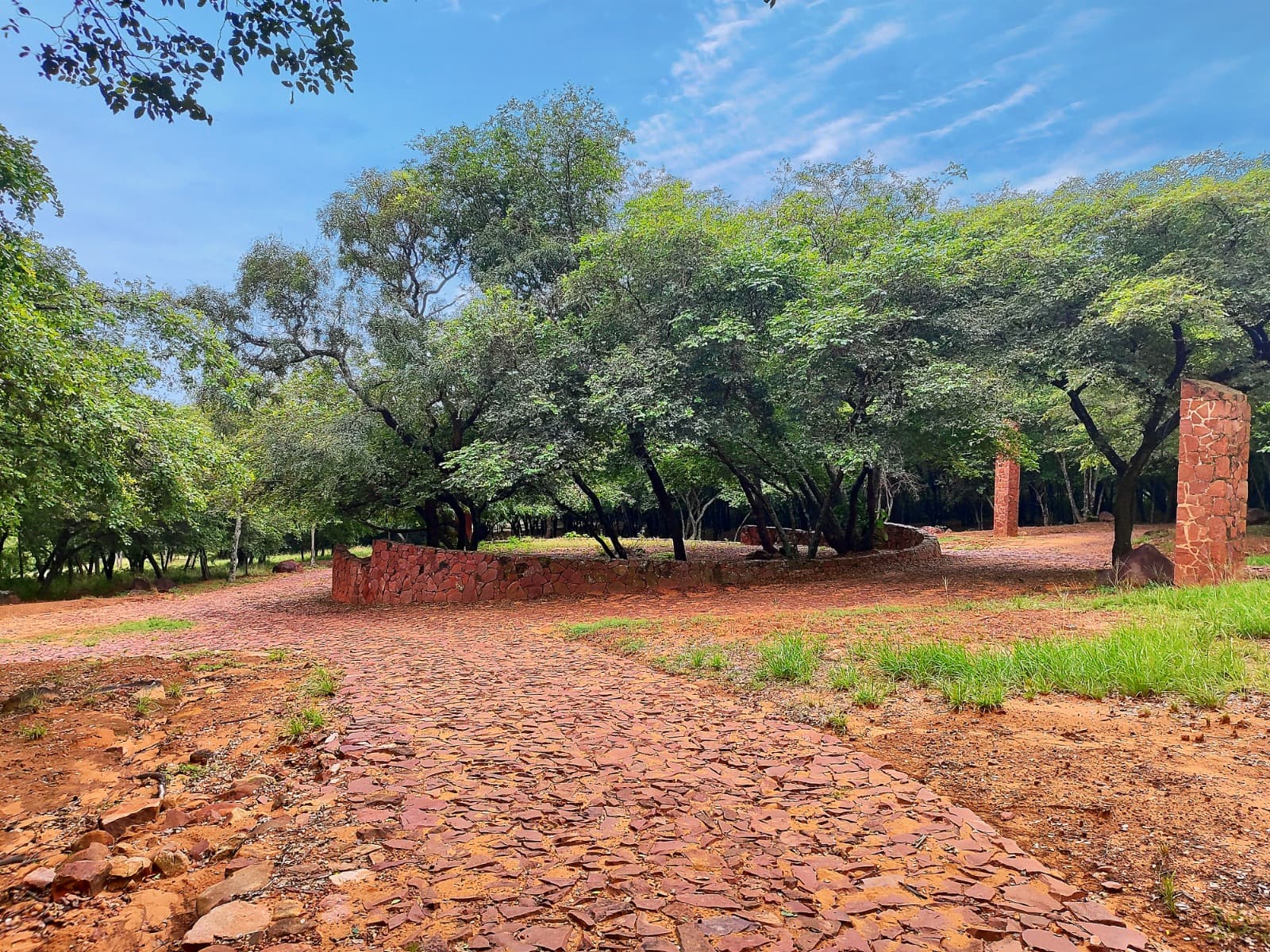 VIVÍ RODEADO DE TRANQUILIDAD Y NATURALEZA EN UN BARRIO CERRADO. – 3