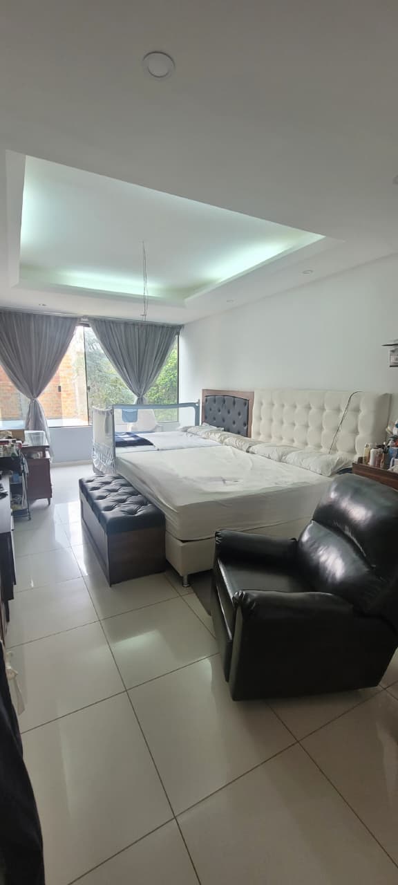 VENDO CASA EN LAMBARE -BARRIO MCAL. LÓPEZ – 3