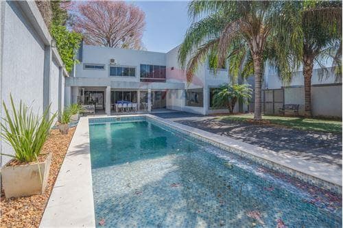 Alquilo residencia en Lambaré