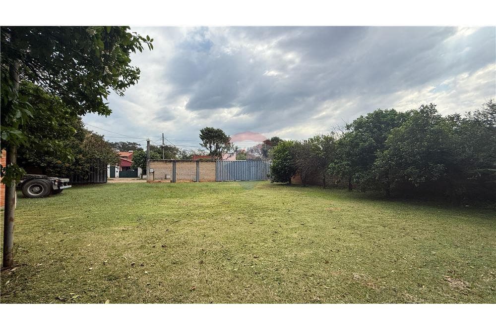 3 terrenos juntos de 1.362m2 en Fdo Sur