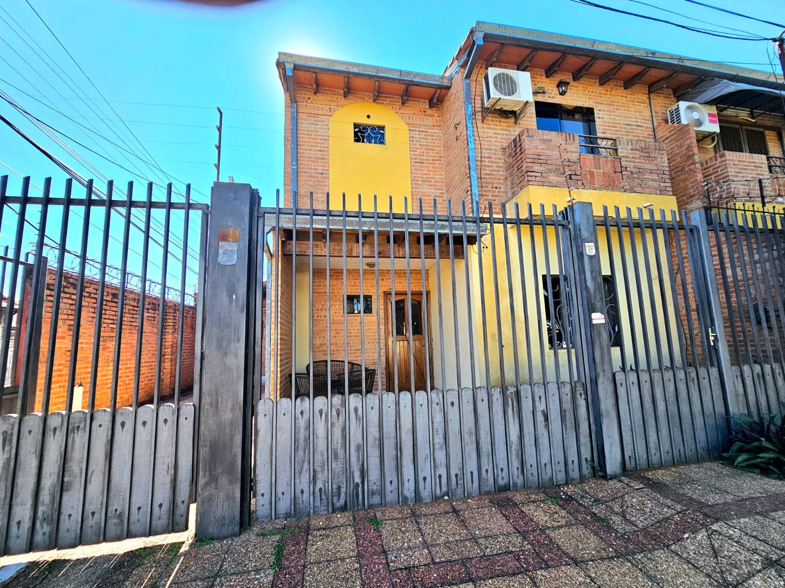 ALQUILER DUPLEX EN ESQUINA