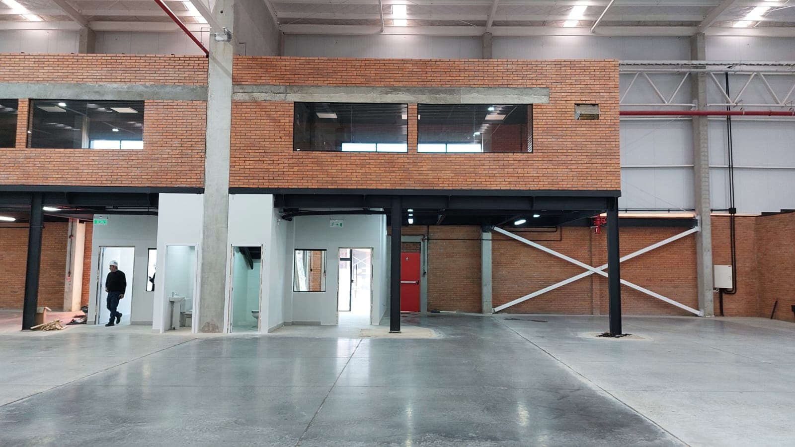 Alquilo Deposito de 1.125 m2 en Luque‼️ C-1142 – 3