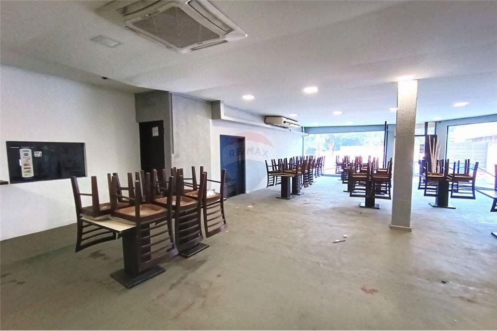 Salón en alquiler en esquina en Fernando Zona Sur – 2