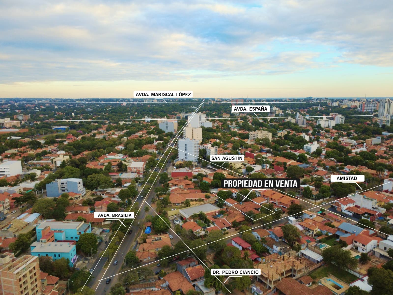 AMPLIA Y HERMOSA CASA A LA VENTA EN BARRIO JARA - 650.000 USD
