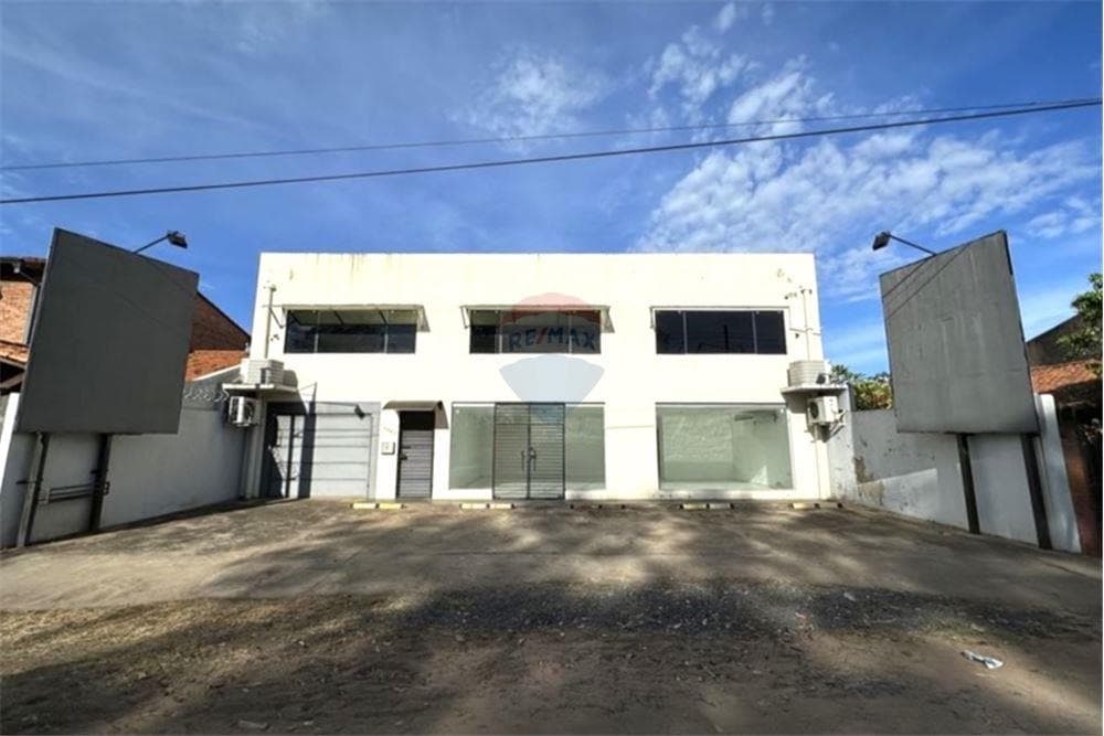 Exclusivo Showroom con Oficinas – Ubicación Estratégica en Asunción – 3